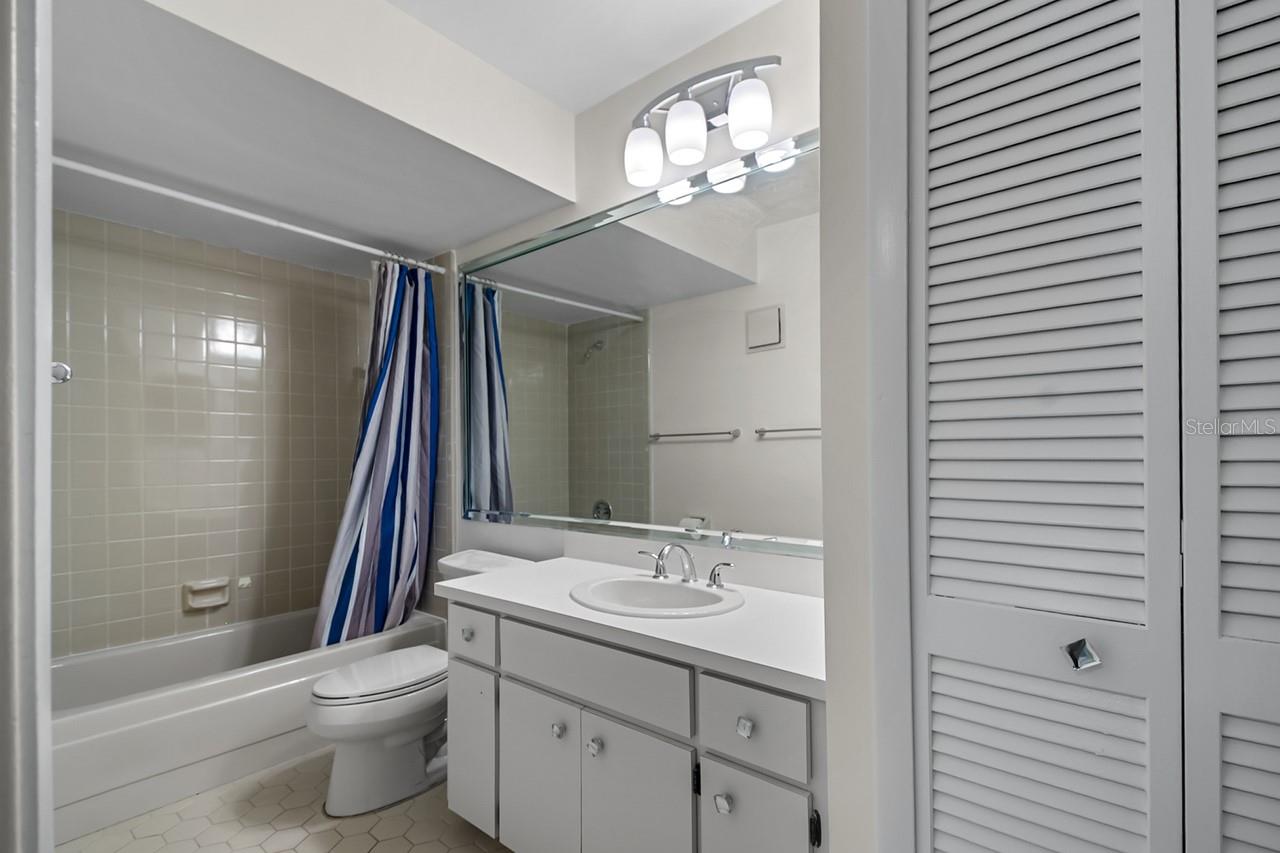 4 ESCONDIDO CIR #27, ALTAMONTE SPRINGS, FL, 32701