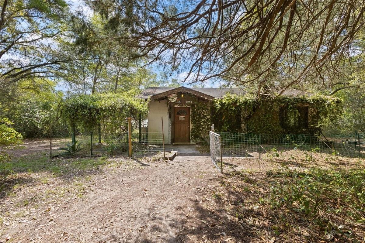 6950 SE HIGHWAY 41, MORRISTON, FL, 32668