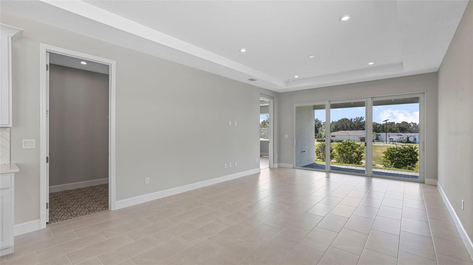 574 HAMMOCK OAKS BLVD, LADY LAKE, FL, 32159