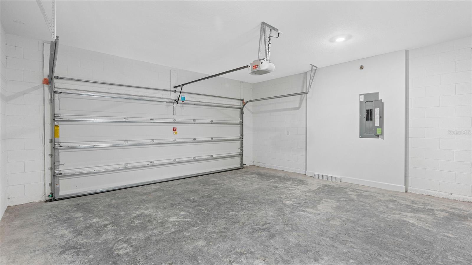 574 HAMMOCK OAKS BLVD, LADY LAKE, FL, 32159