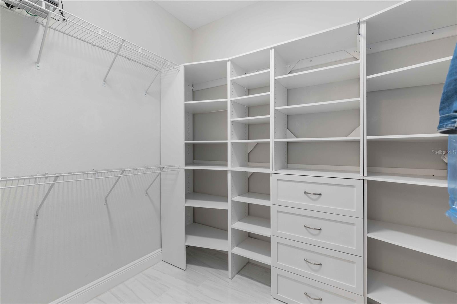 993 CROSSWIND AVE, SARASOTA, FL, 34240