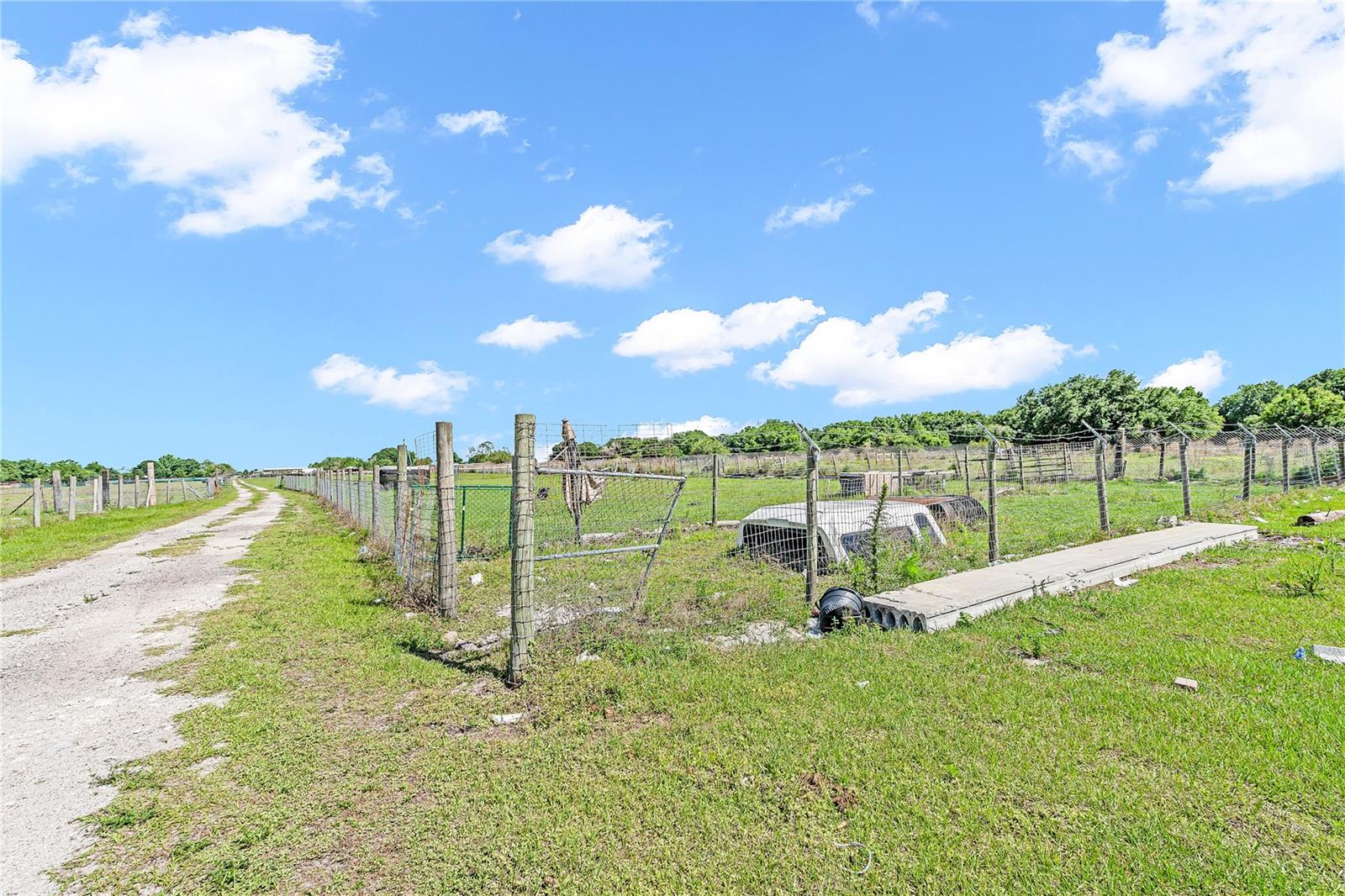 1321 BLUFF HAMMOCK RD, LORIDA, FL, 33857