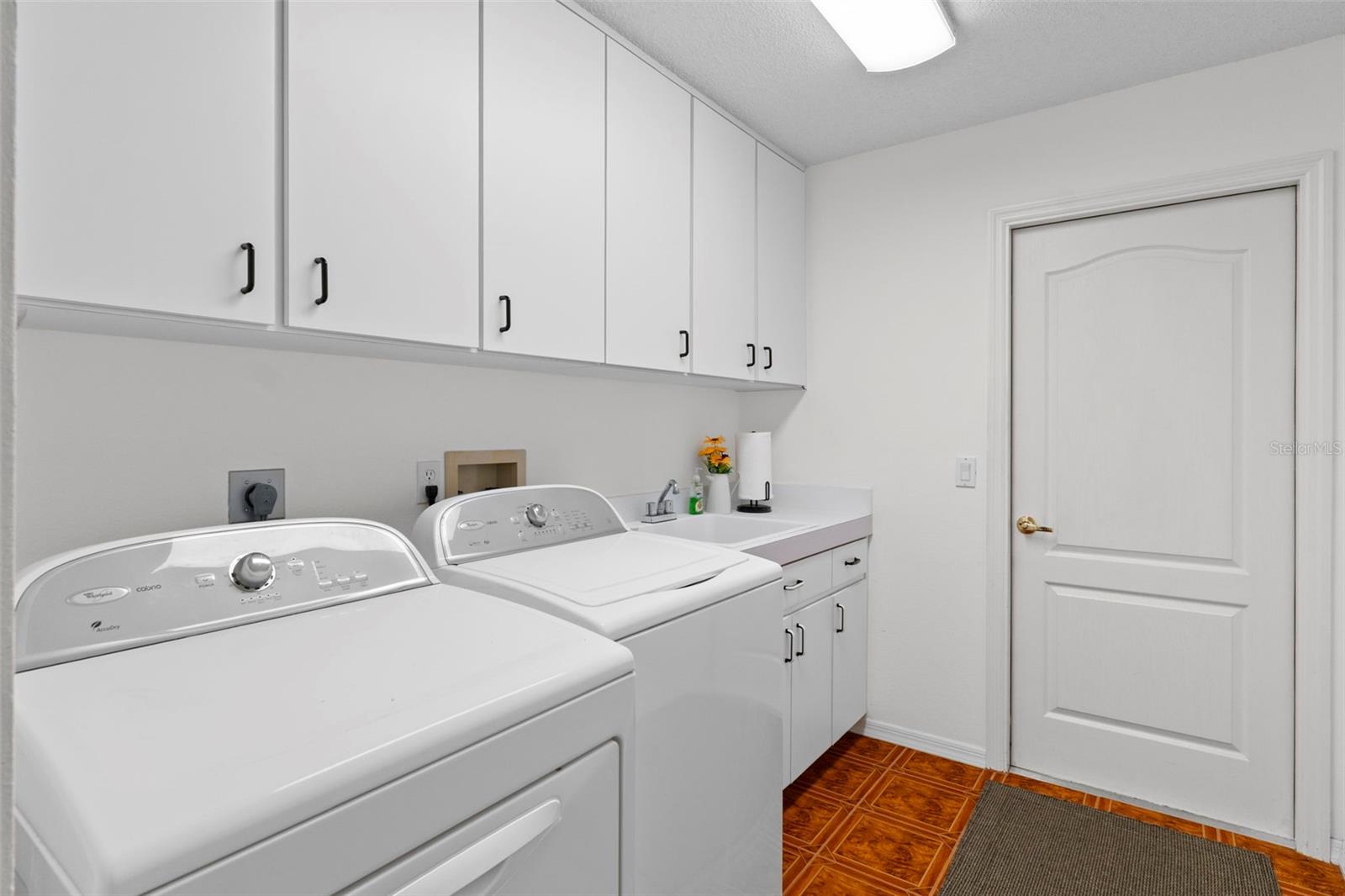 Laundry Room - Cabinets - Laundry Tub Sink