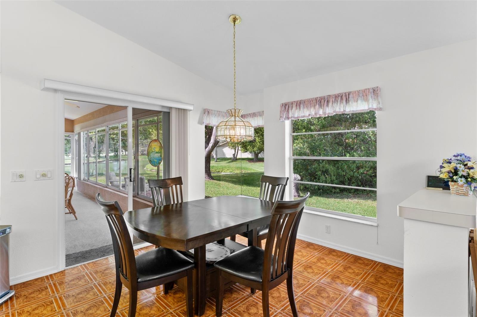 Breakfast Nook - View of Pond