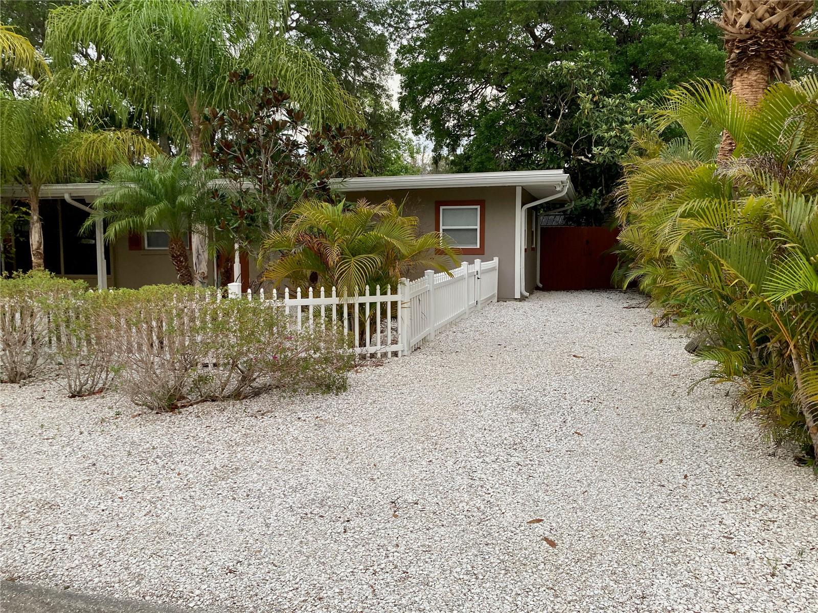 1415 S SCHOOL AVE, SARASOTA, FL, 34239