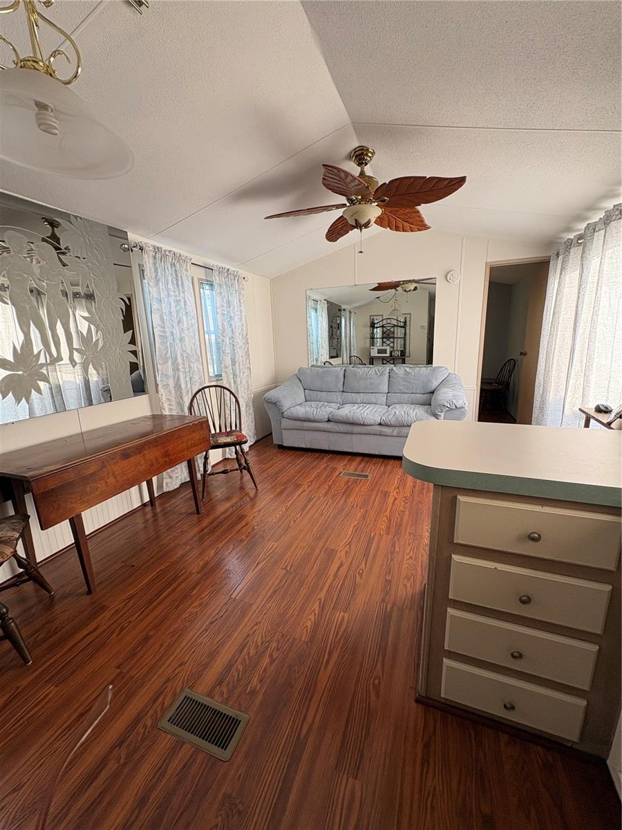 21027 LAZY DAYS CIR, LUTZ, FL, 33558