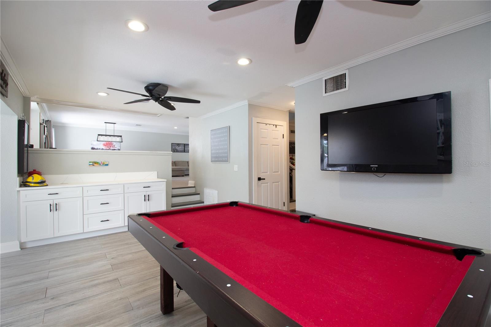 7018 OAKVIEW CIR, TAMPA, FL, 33634
