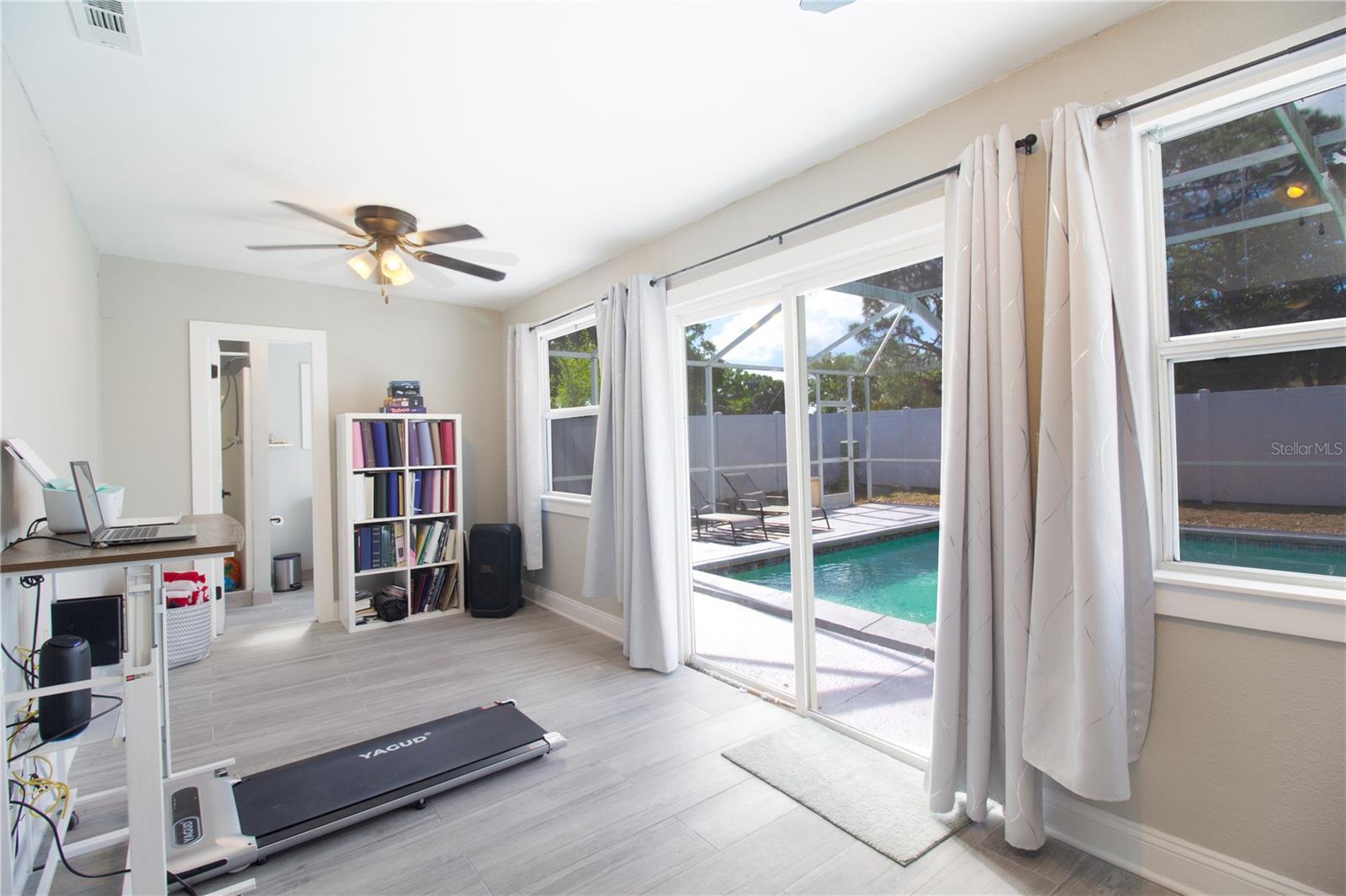 7018 OAKVIEW CIR, TAMPA, FL, 33634
