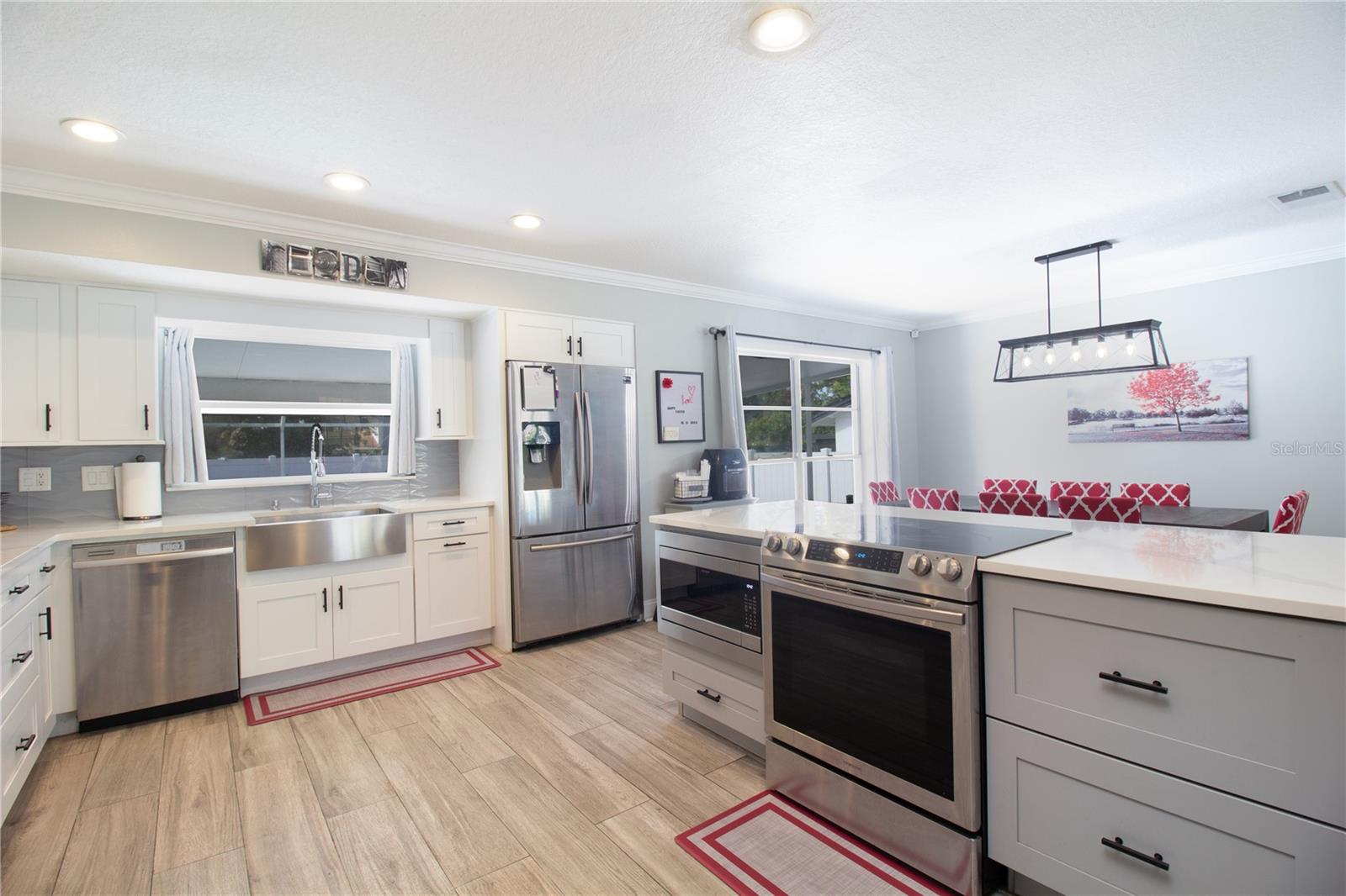 7018 OAKVIEW CIR, TAMPA, FL, 33634