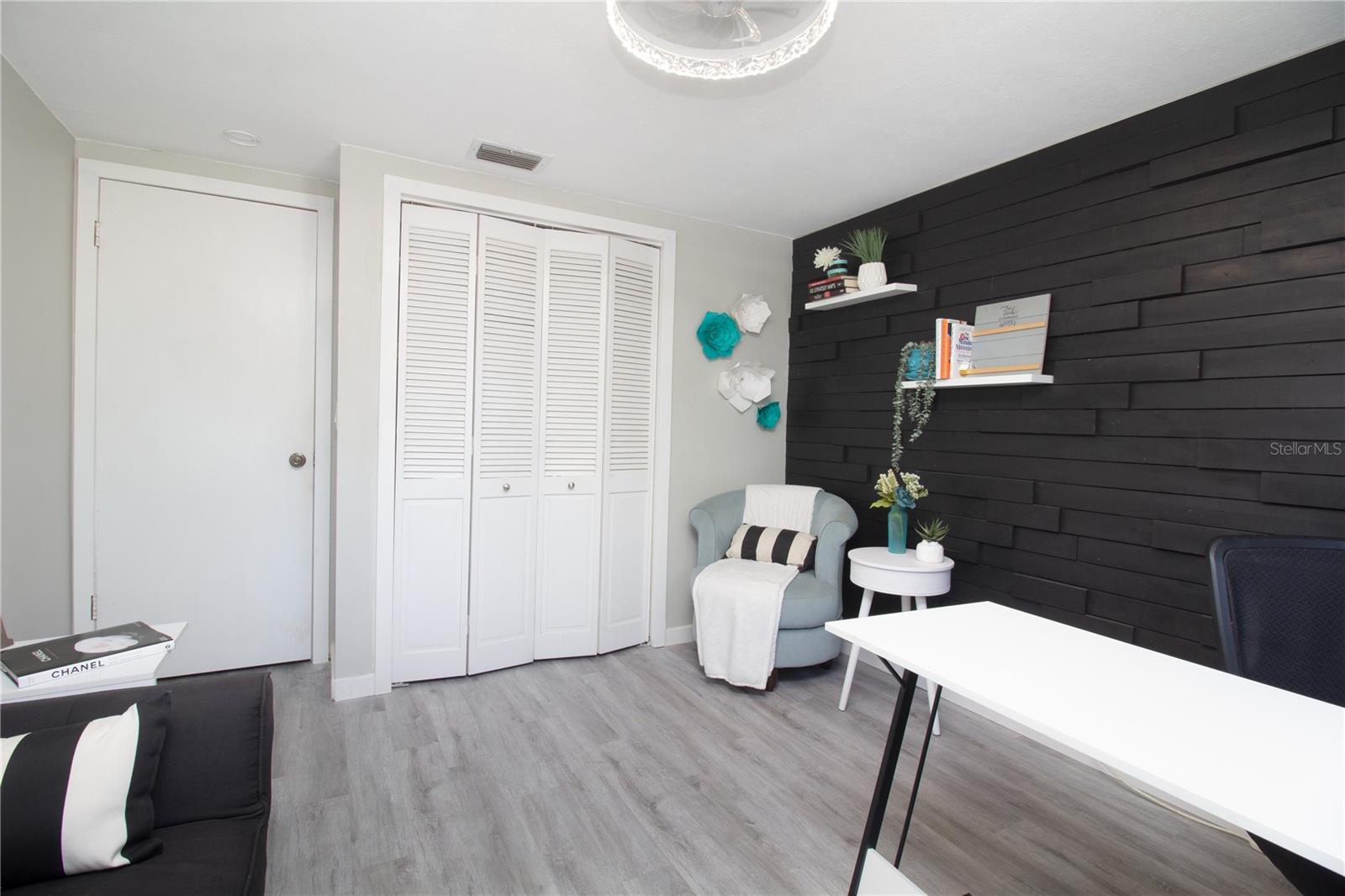 7018 OAKVIEW CIR, TAMPA, FL, 33634