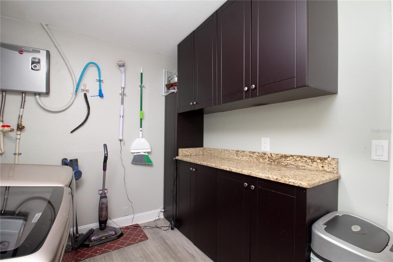 7018 OAKVIEW CIR, TAMPA, FL, 33634