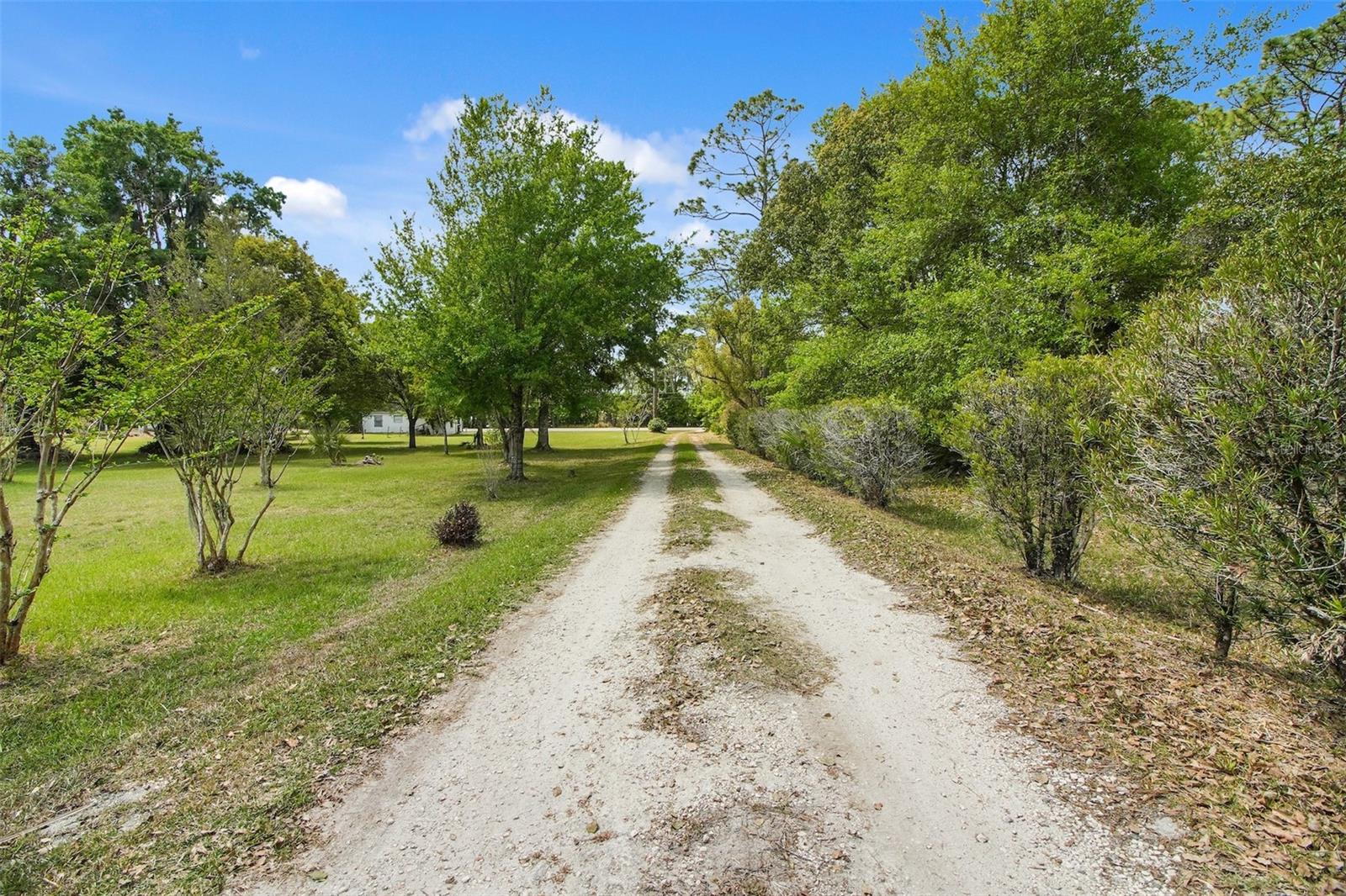 2205 & 2211 LAKE PICKETT RD, ORLANDO, FL, 32826