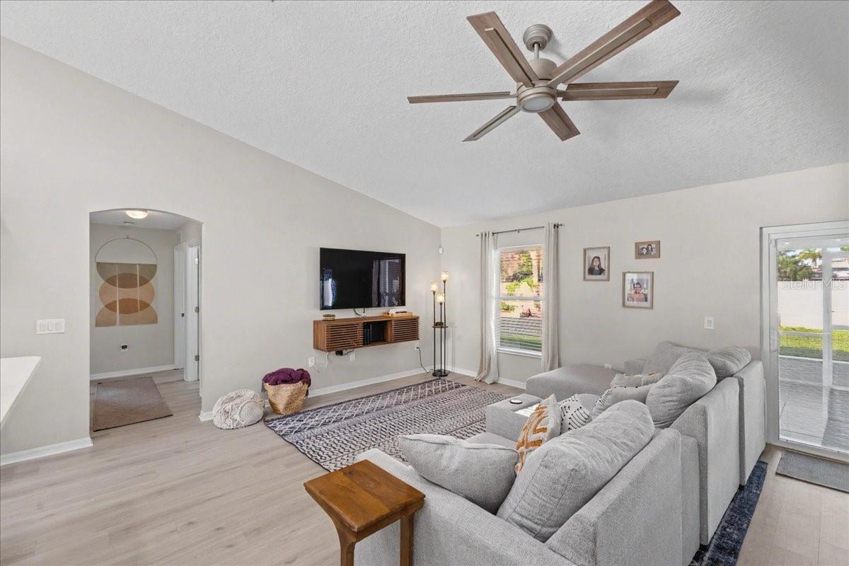 342 MARINERS GATE DR, EDGEWATER, FL, 32141
