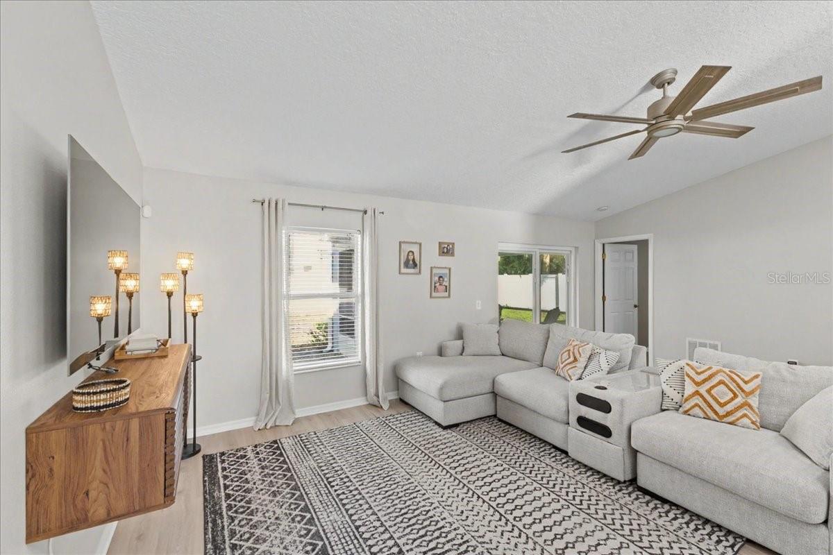 342 MARINERS GATE DR, EDGEWATER, FL, 32141