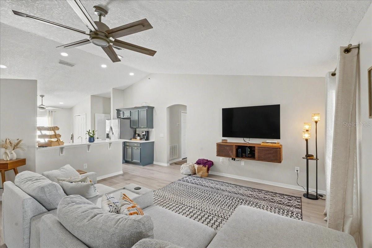 342 MARINERS GATE DR, EDGEWATER, FL, 32141