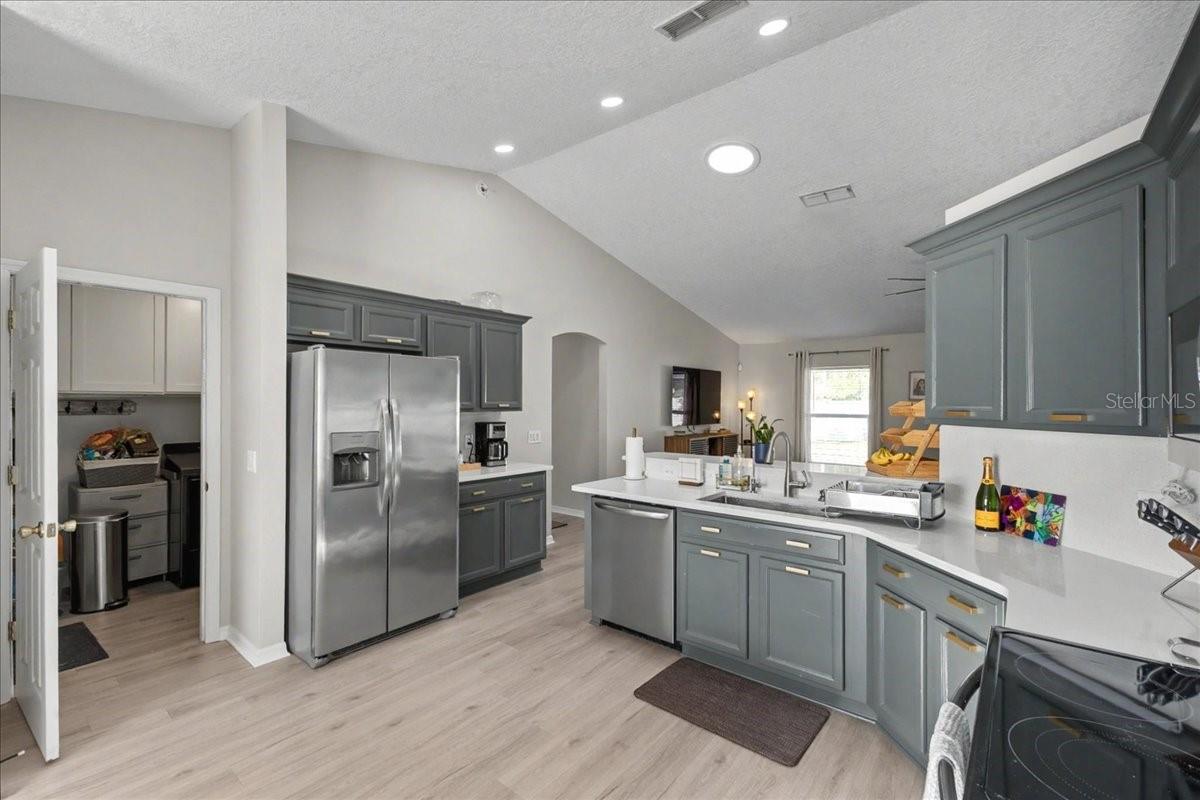 342 MARINERS GATE DR, EDGEWATER, FL, 32141