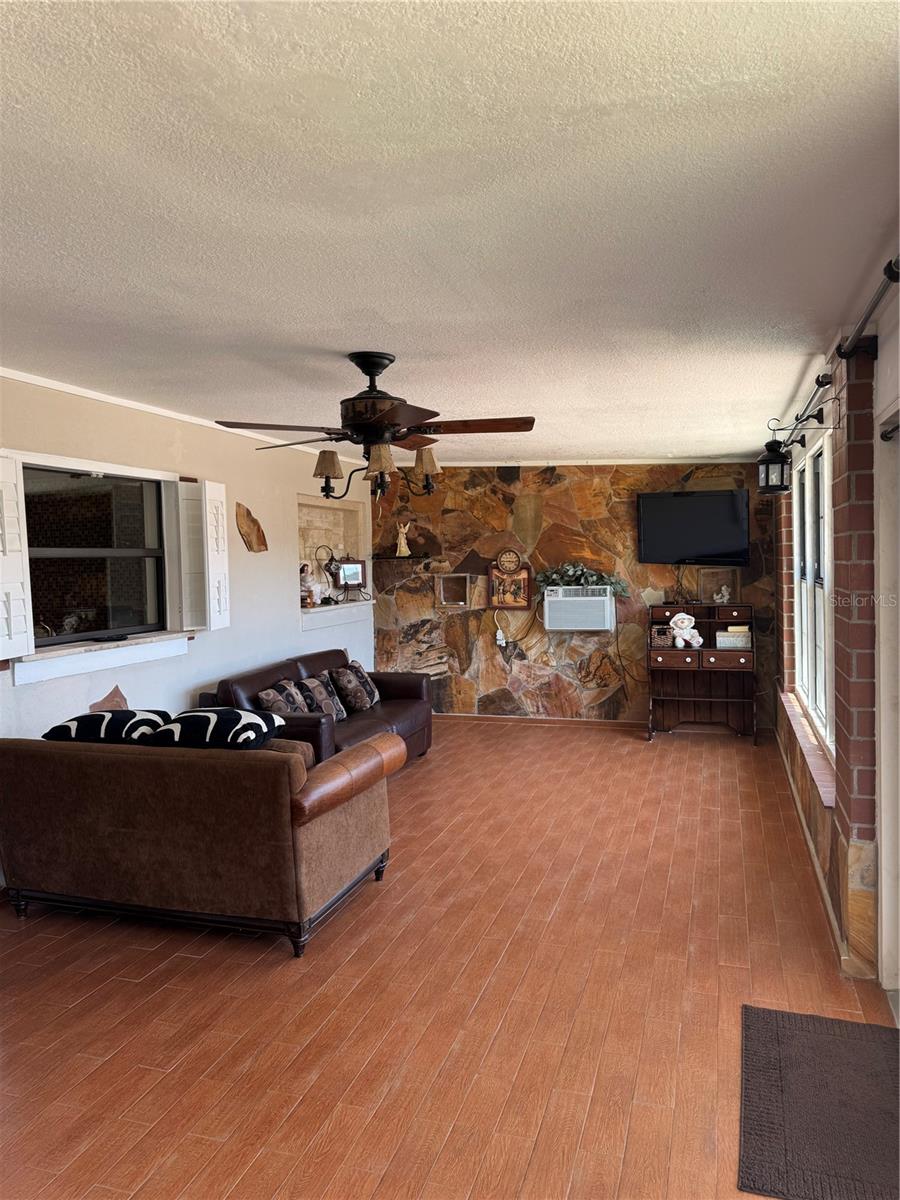 1833 MATTERHORN DR, ORLANDO, FL, 32818