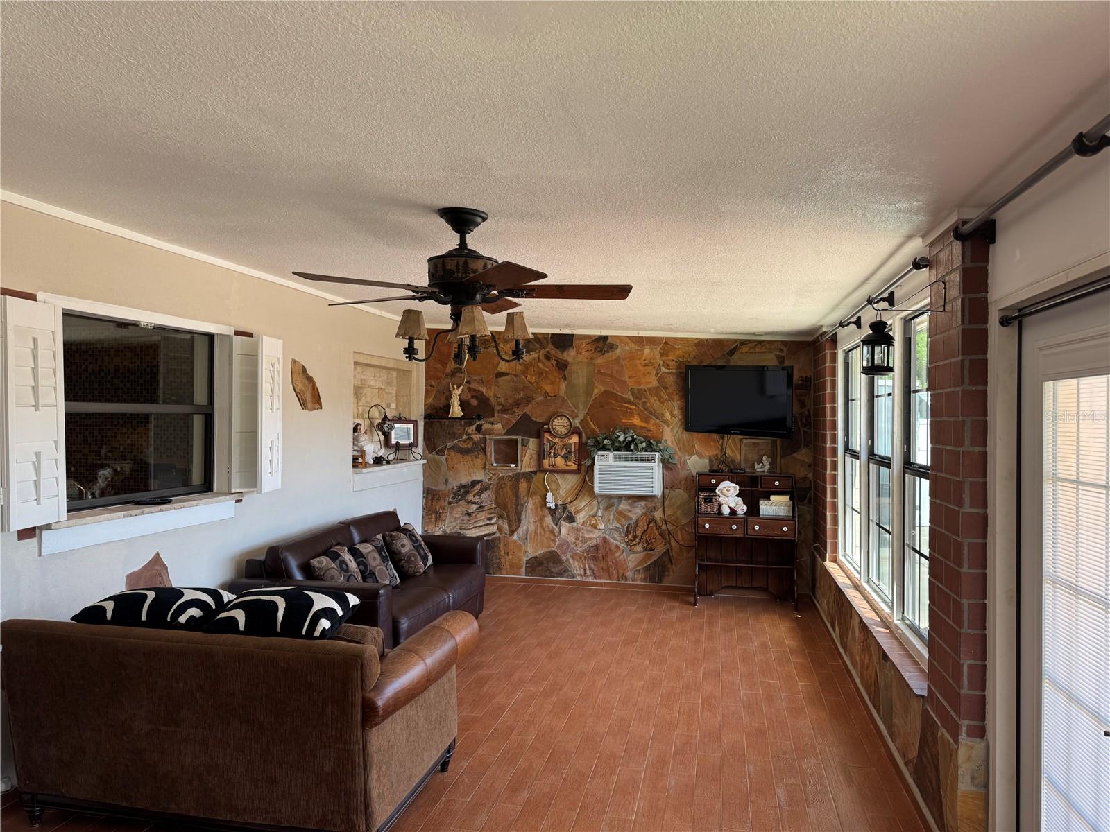 1833 MATTERHORN DR, ORLANDO, FL, 32818