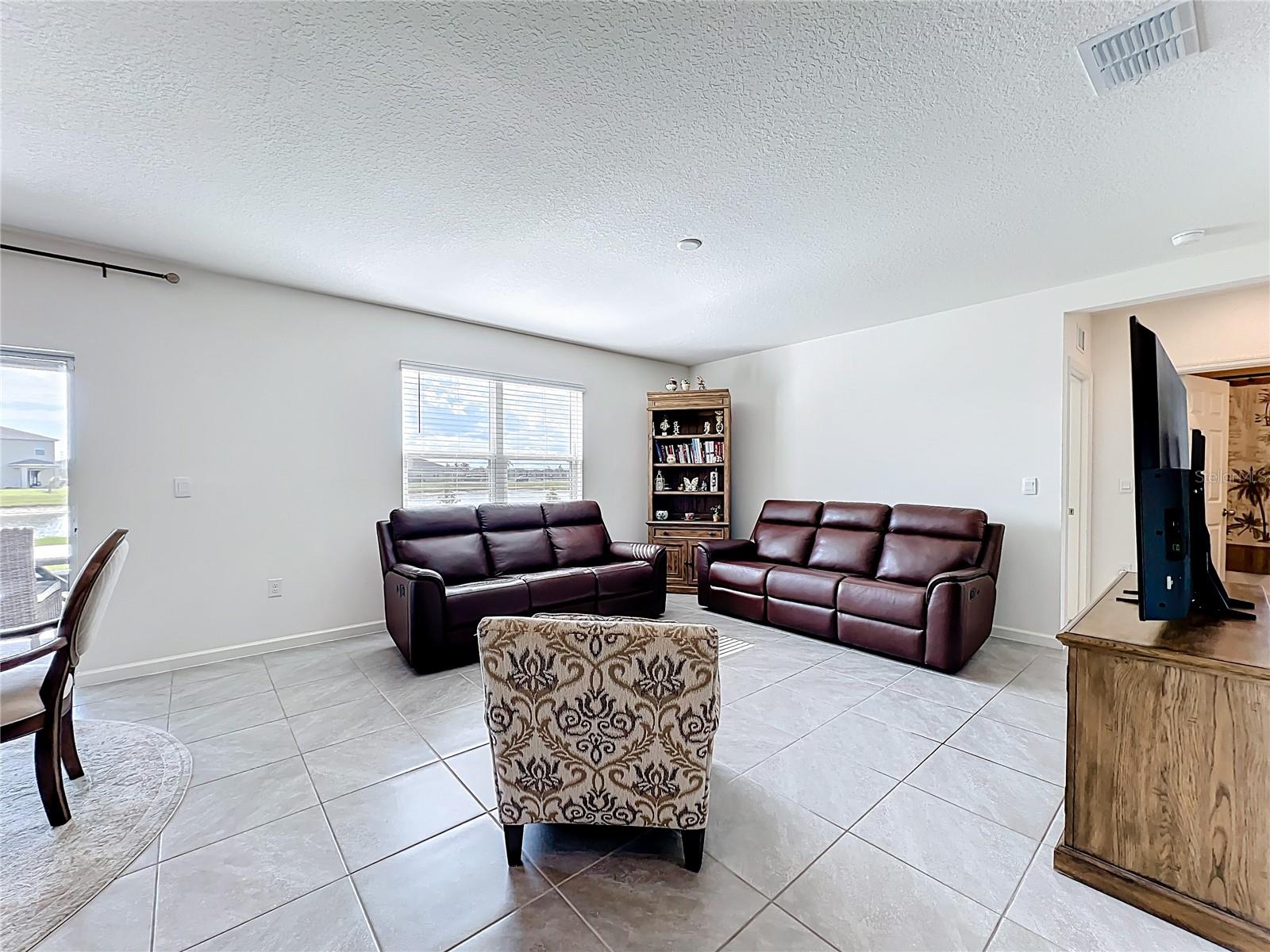 905 DUGAN CIR SE, PALM BAY, FL, 32909
