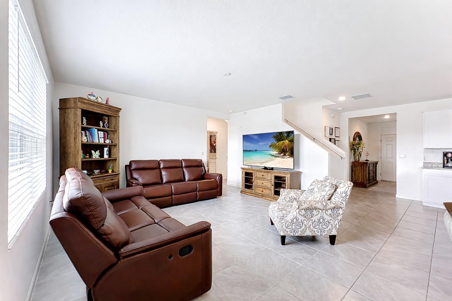 905 DUGAN CIR SE, PALM BAY, FL, 32909
