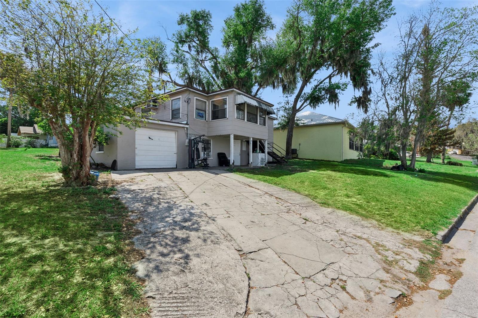 806 S MAIN AVE, GROVELAND, FL, 34736