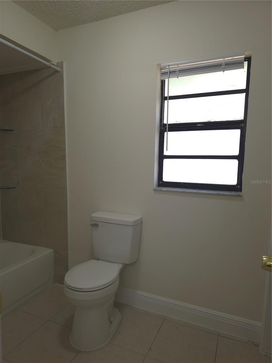 10410 N OJUS DR, TAMPA, FL, 33617