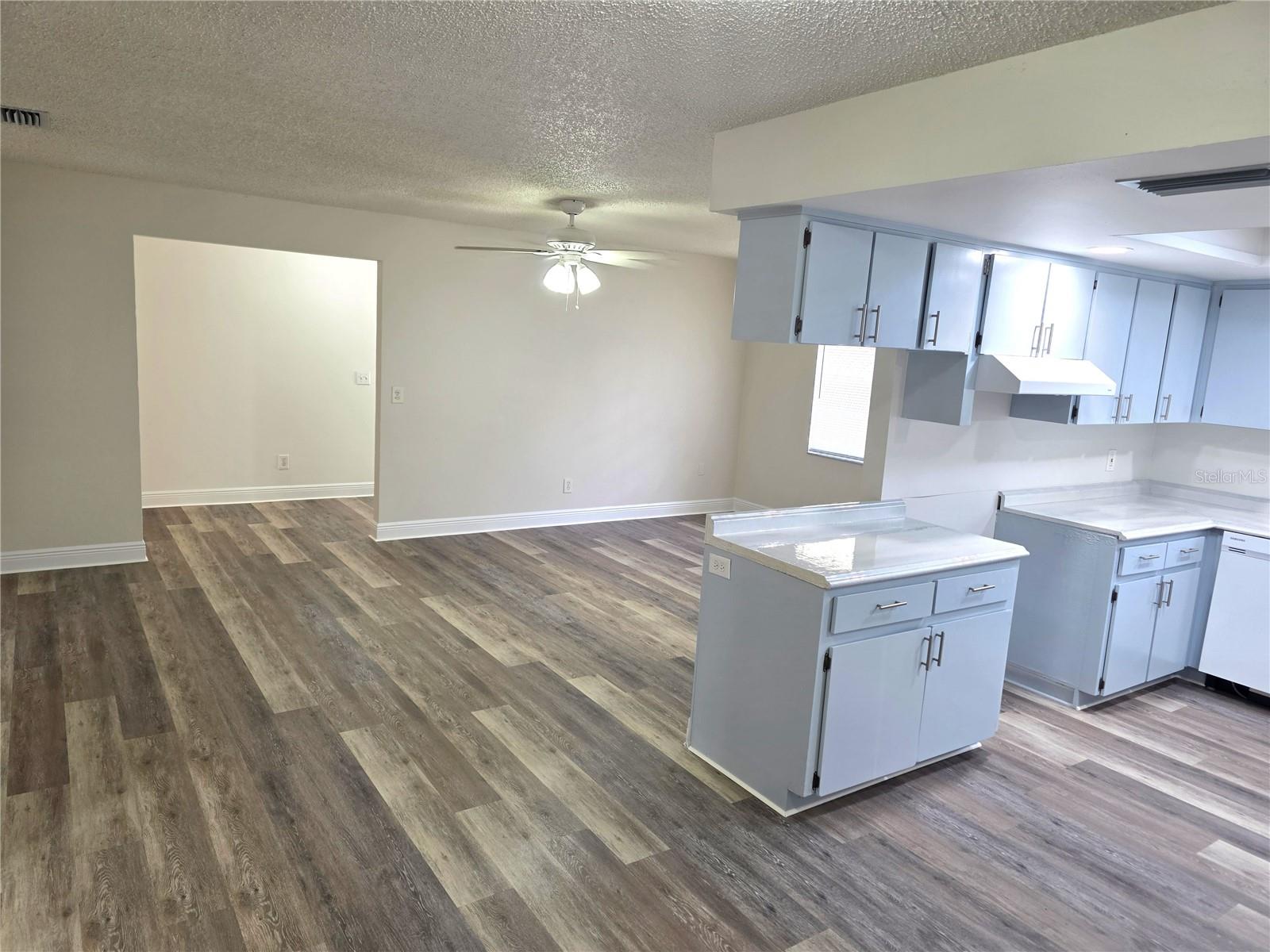 10410 N OJUS DR, TAMPA, FL, 33617