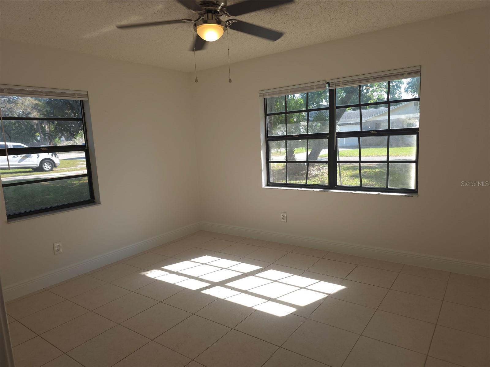 10410 N OJUS DR, TAMPA, FL, 33617
