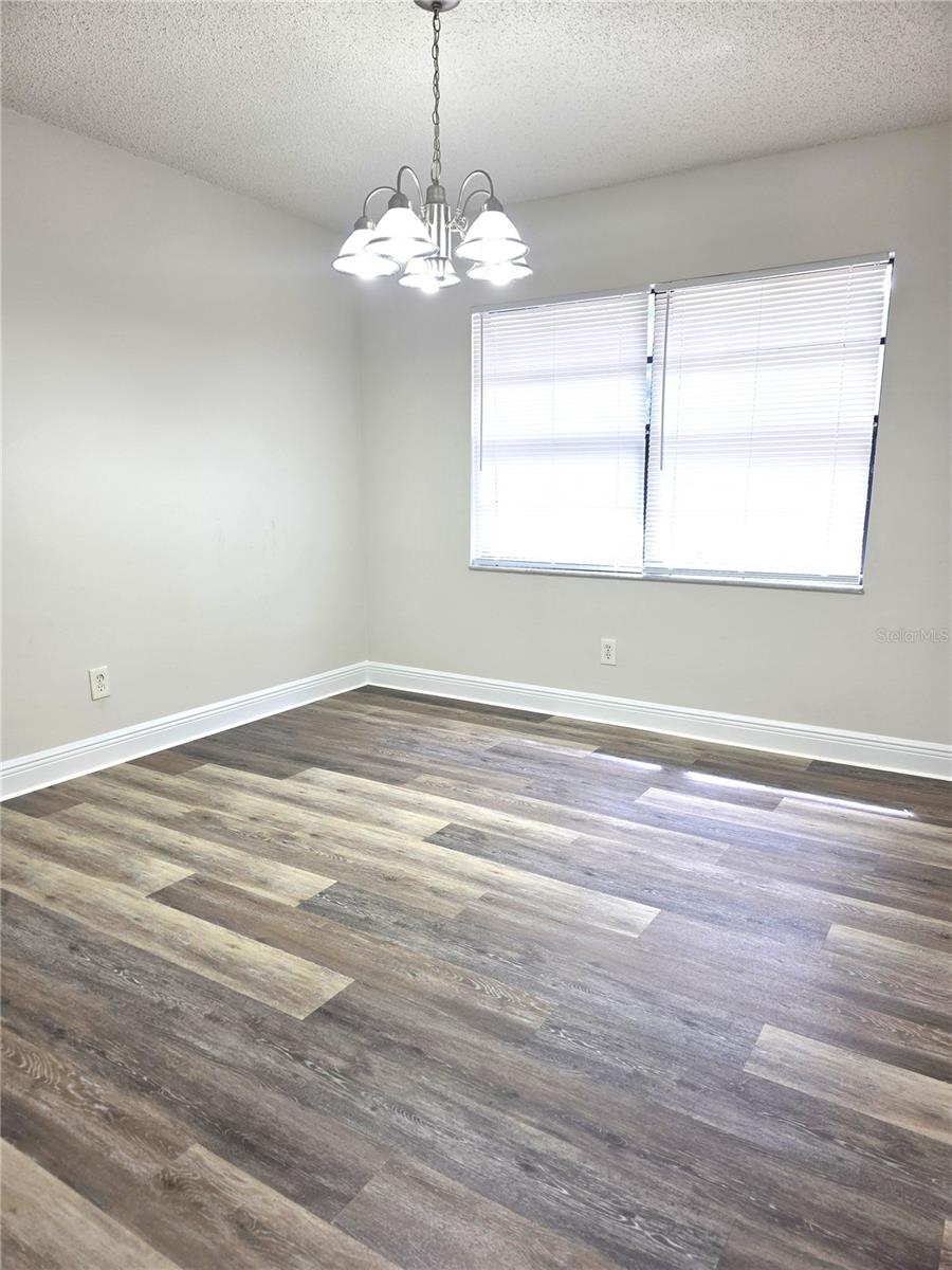 10410 N OJUS DR, TAMPA, FL, 33617