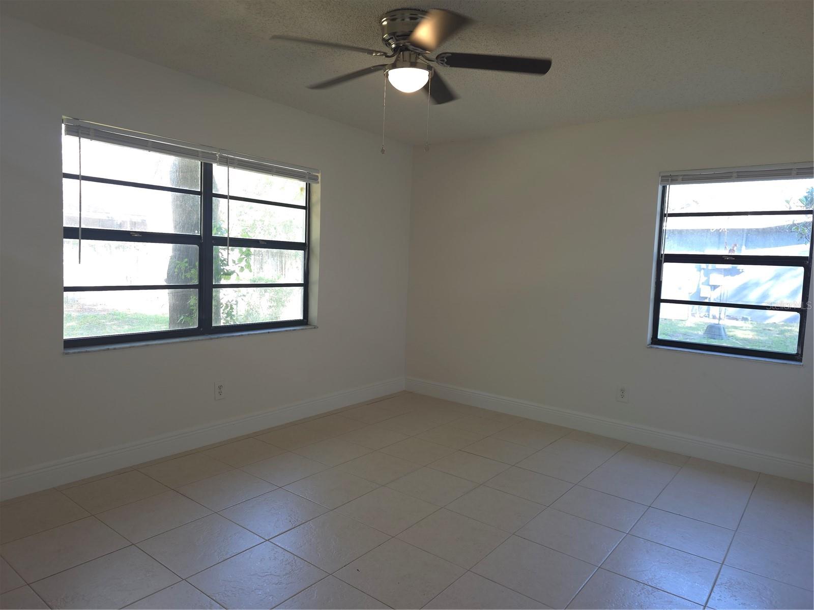 10410 N OJUS DR, TAMPA, FL, 33617