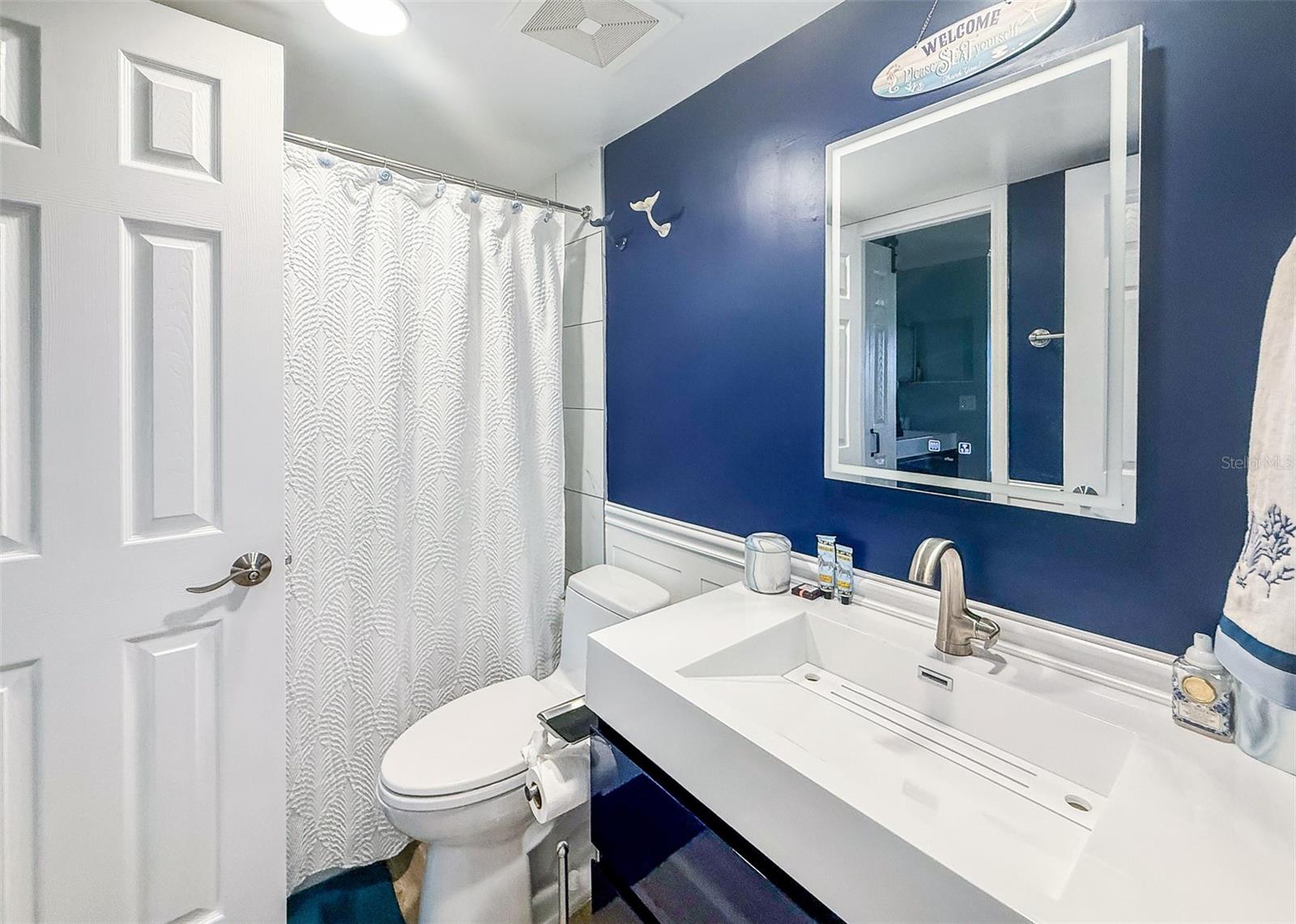 845 BENJAMIN FRANKLIN DR #202, SARASOTA, FL, 34236