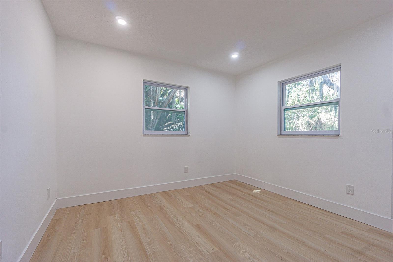 8807 OVERLOOK DR, WESLEY CHAPEL, FL, 33545