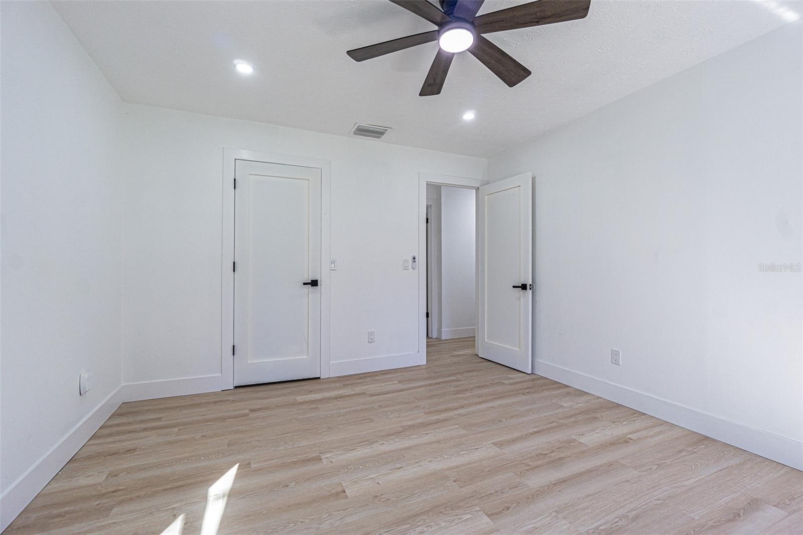 8807 OVERLOOK DR, WESLEY CHAPEL, FL, 33545