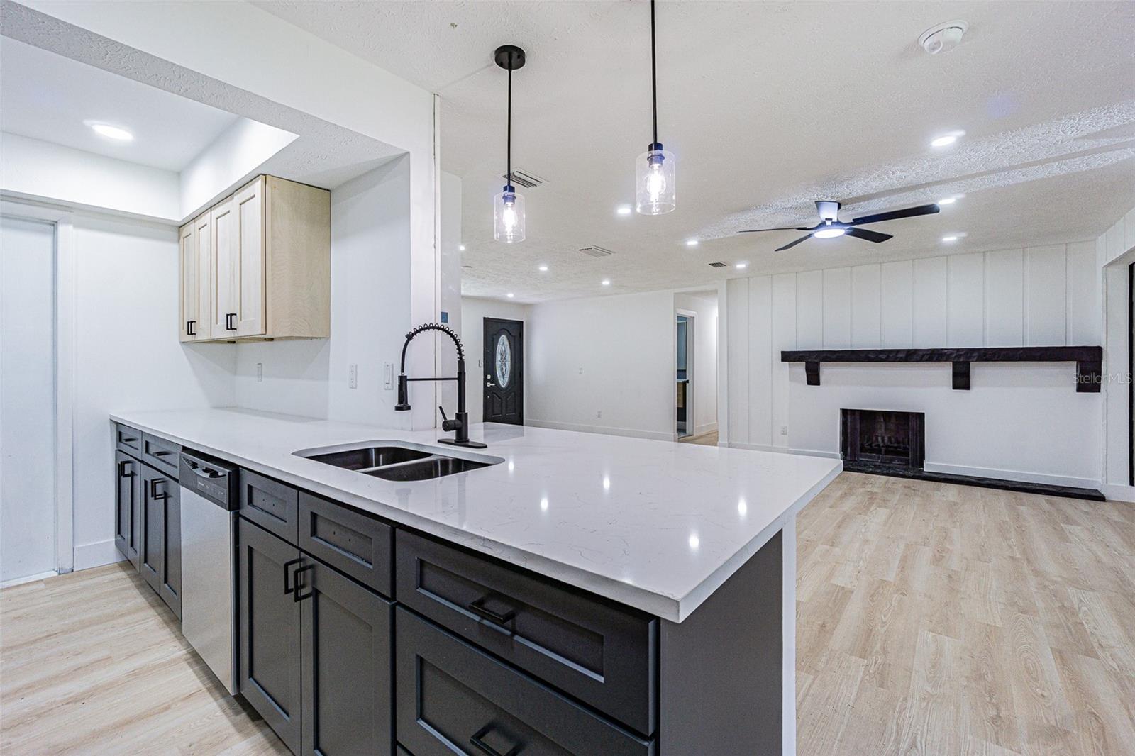 8807 OVERLOOK DR, WESLEY CHAPEL, FL, 33545