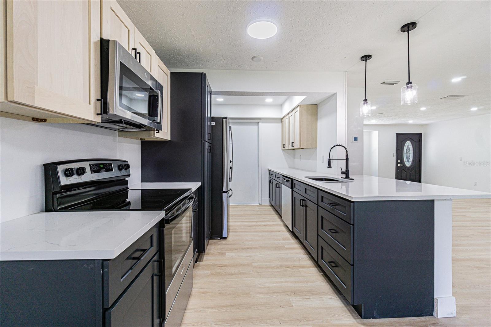 8807 OVERLOOK DR, WESLEY CHAPEL, FL, 33545