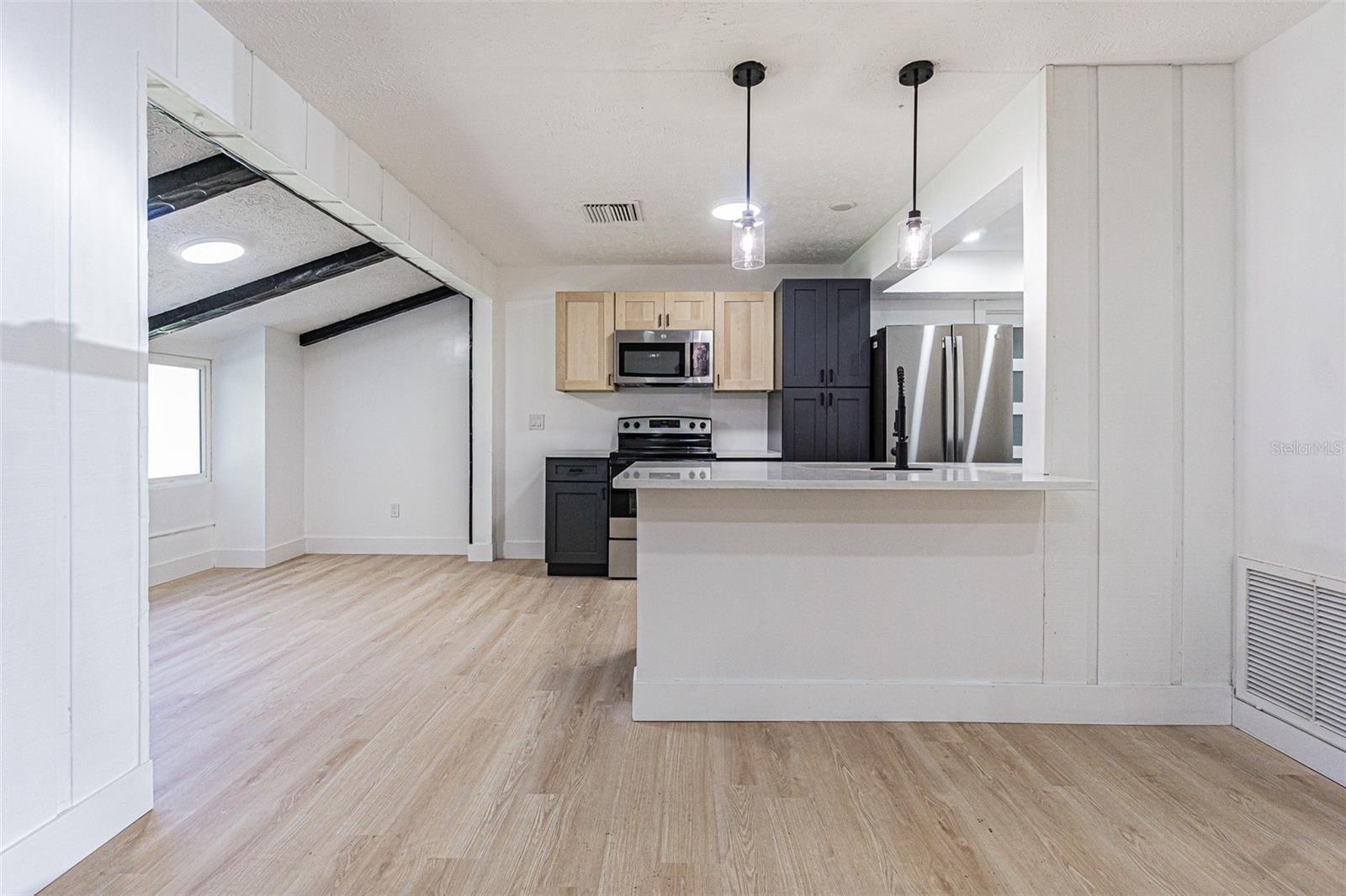 8807 OVERLOOK DR, WESLEY CHAPEL, FL, 33545