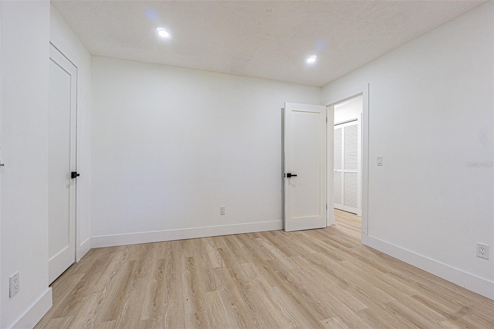 8807 OVERLOOK DR, WESLEY CHAPEL, FL, 33545