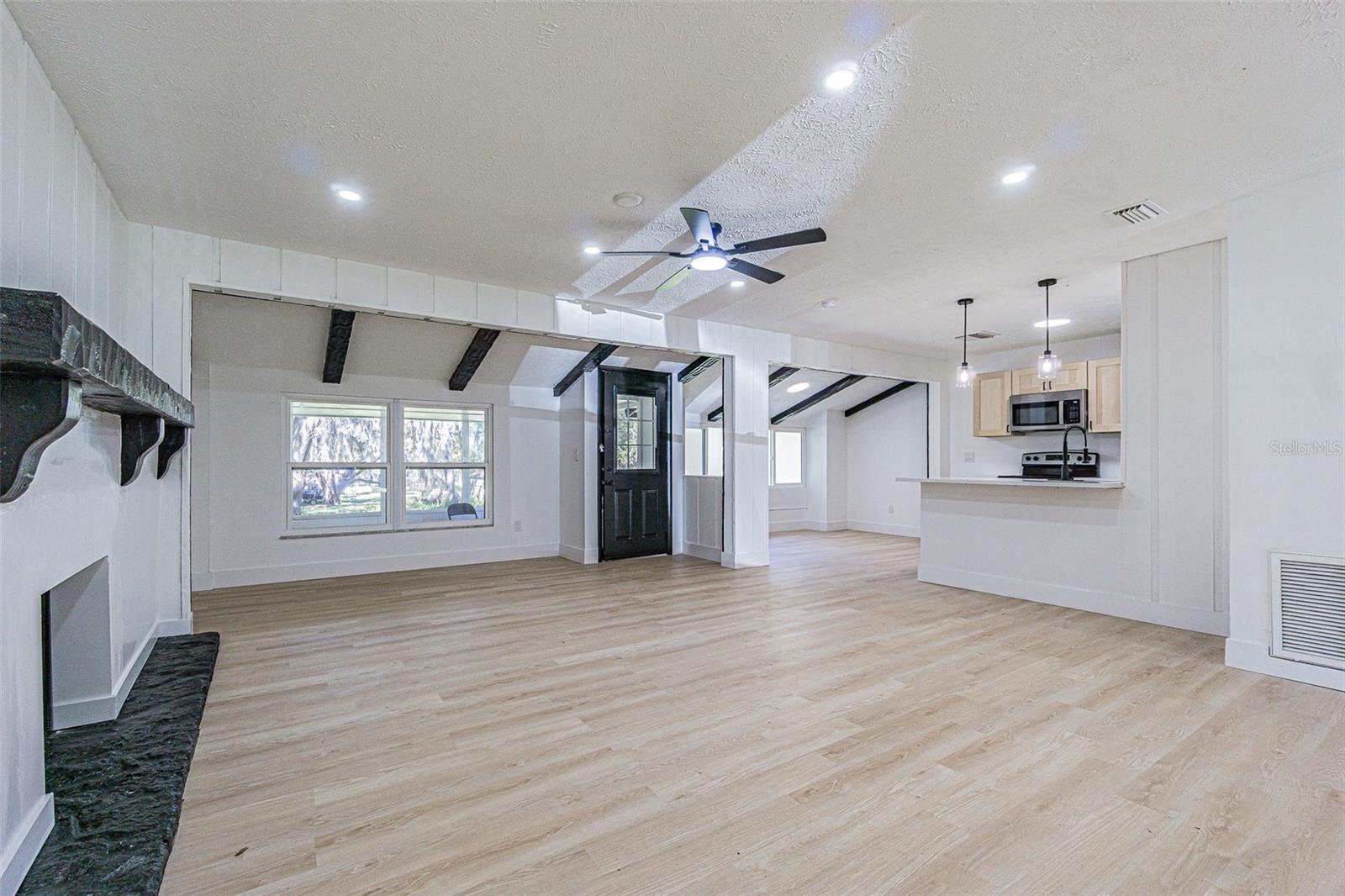 8807 OVERLOOK DR, WESLEY CHAPEL, FL, 33545