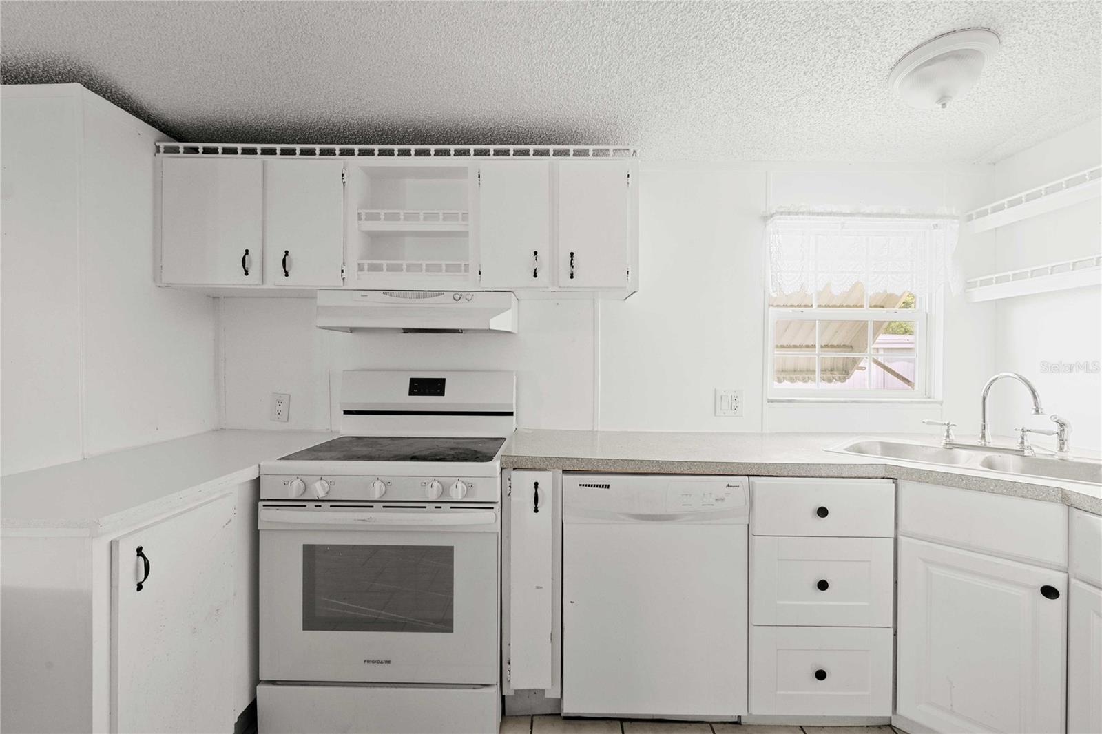 36941 BETH AVE, ZEPHYRHILLS, FL, 33542