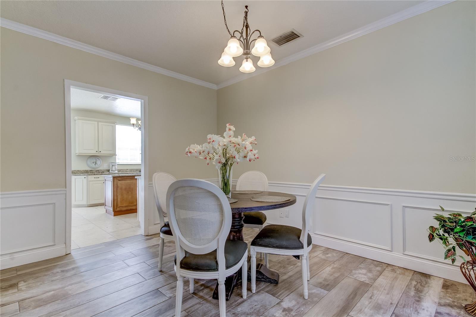 9401 WOODBAY DR, TAMPA, FL, 33626