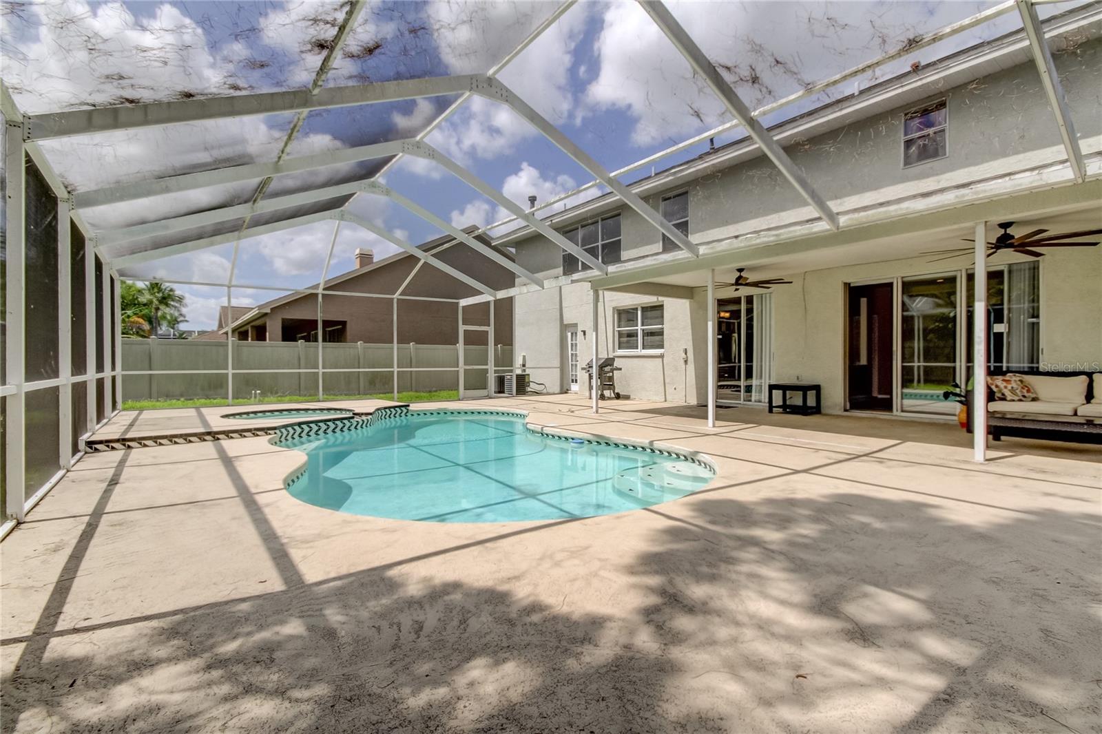 9401 WOODBAY DR, TAMPA, FL, 33626
