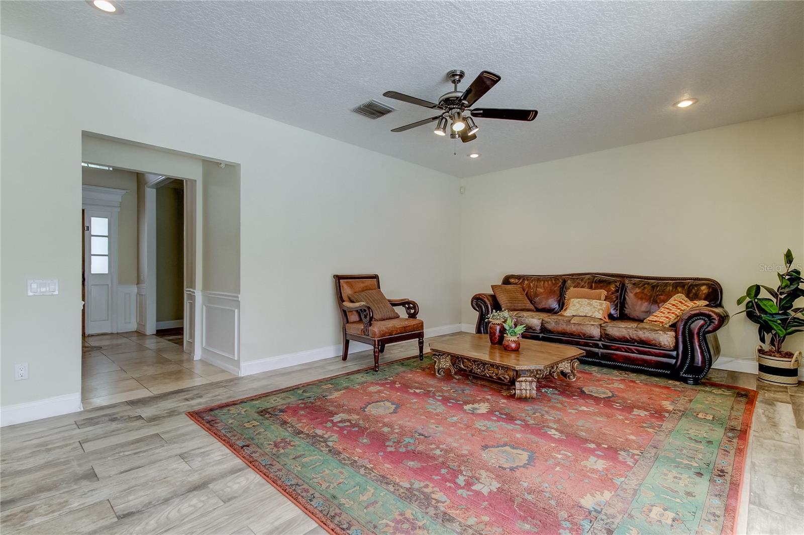 9401 WOODBAY DR, TAMPA, FL, 33626