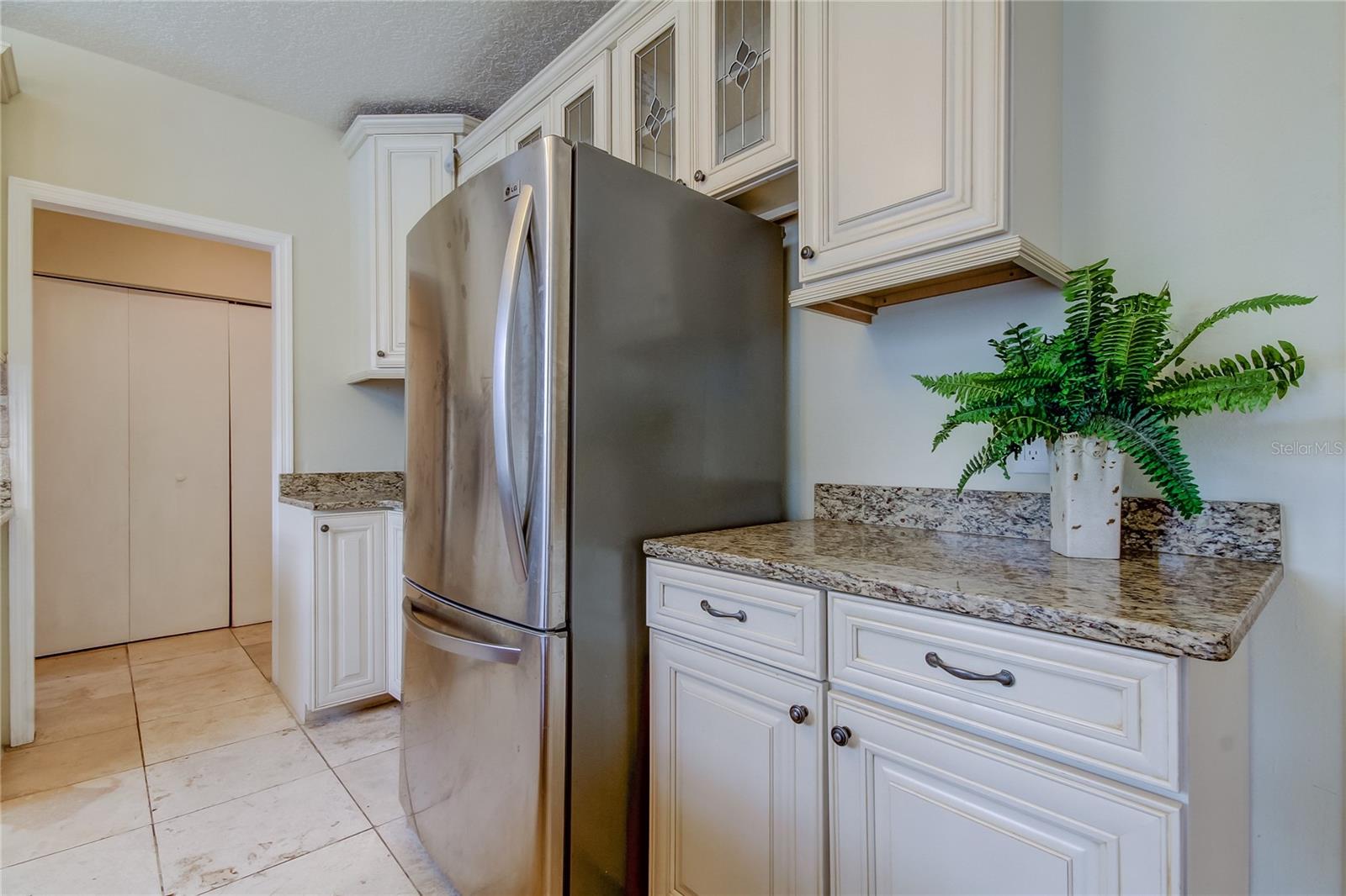 9401 WOODBAY DR, TAMPA, FL, 33626