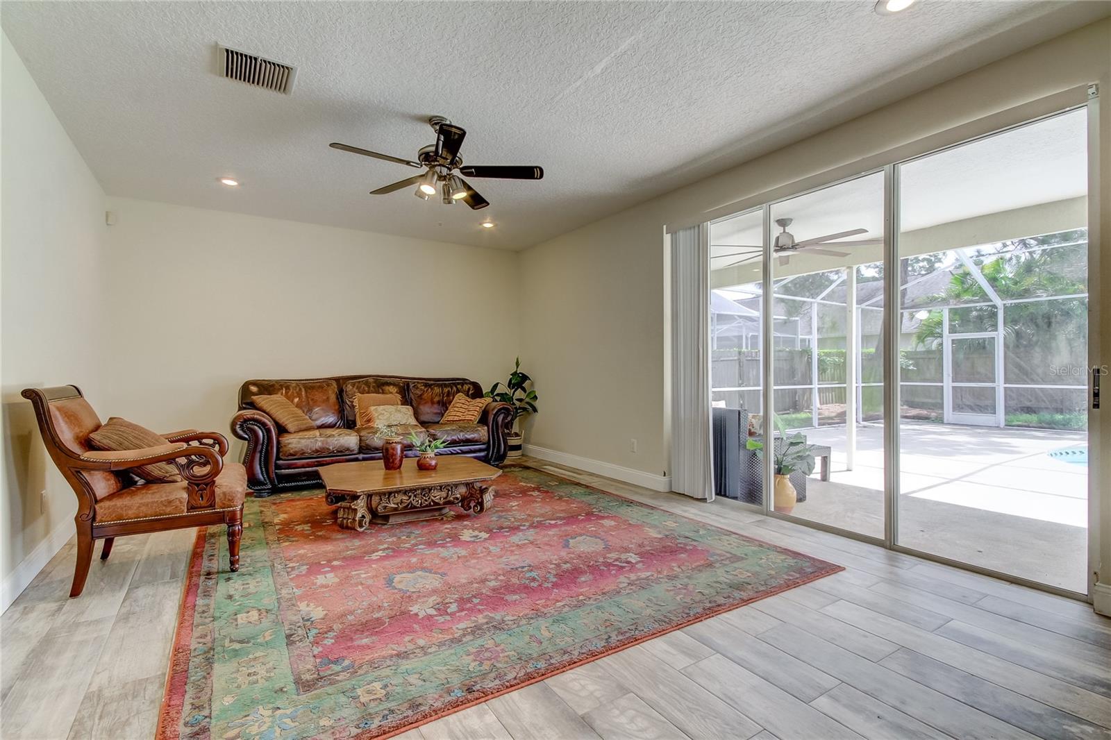 9401 WOODBAY DR, TAMPA, FL, 33626