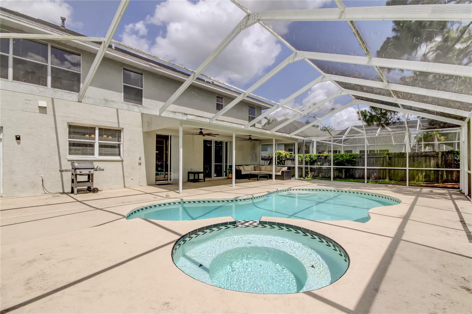 9401 WOODBAY DR, TAMPA, FL, 33626