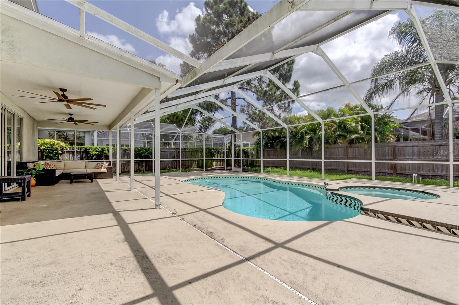 9401 WOODBAY DR, TAMPA, FL, 33626