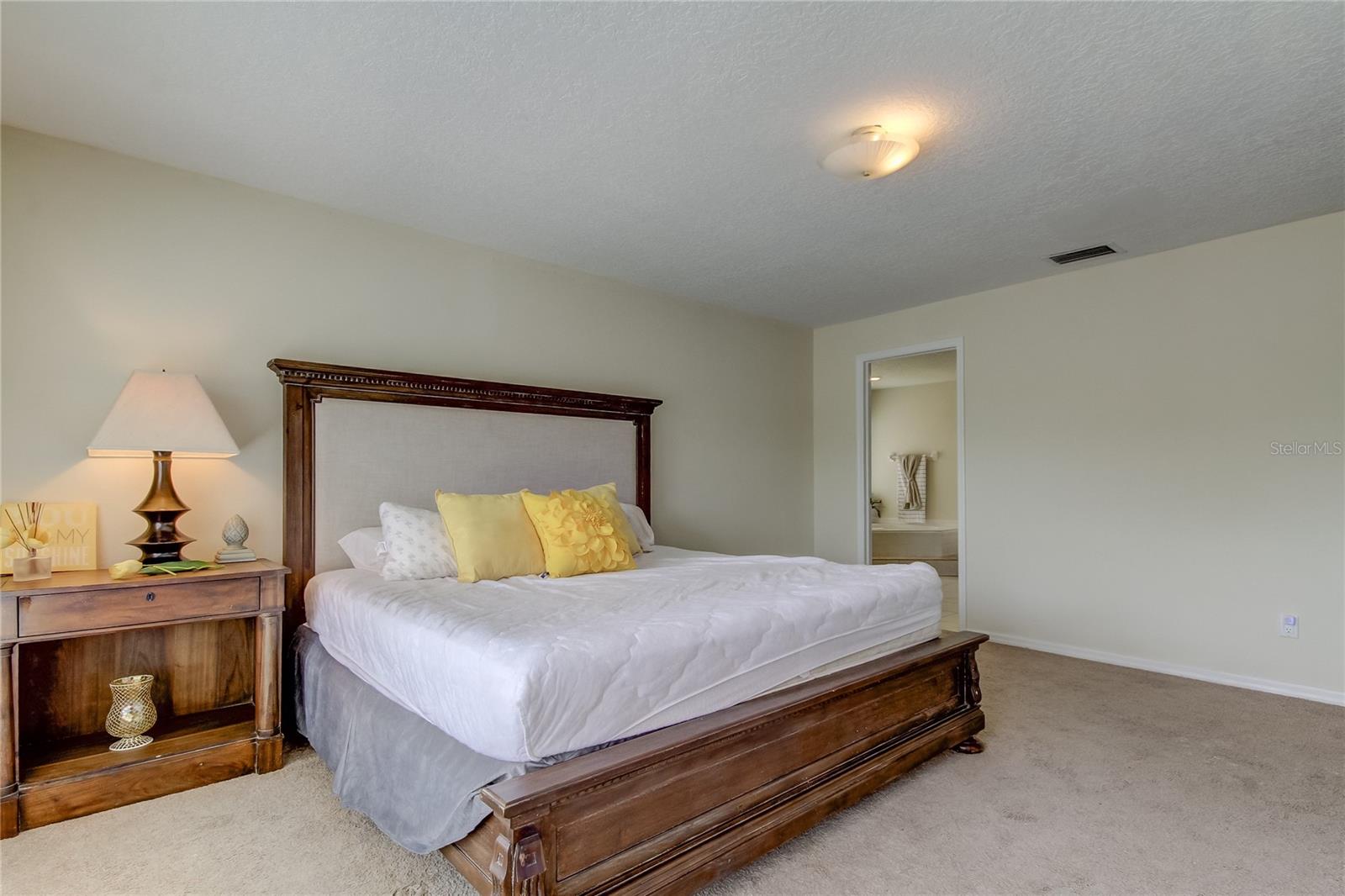 9401 WOODBAY DR, TAMPA, FL, 33626