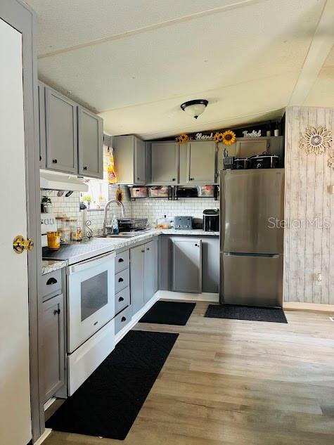 7161 SCHERING ST, WEEKI WACHEE, FL, 34613