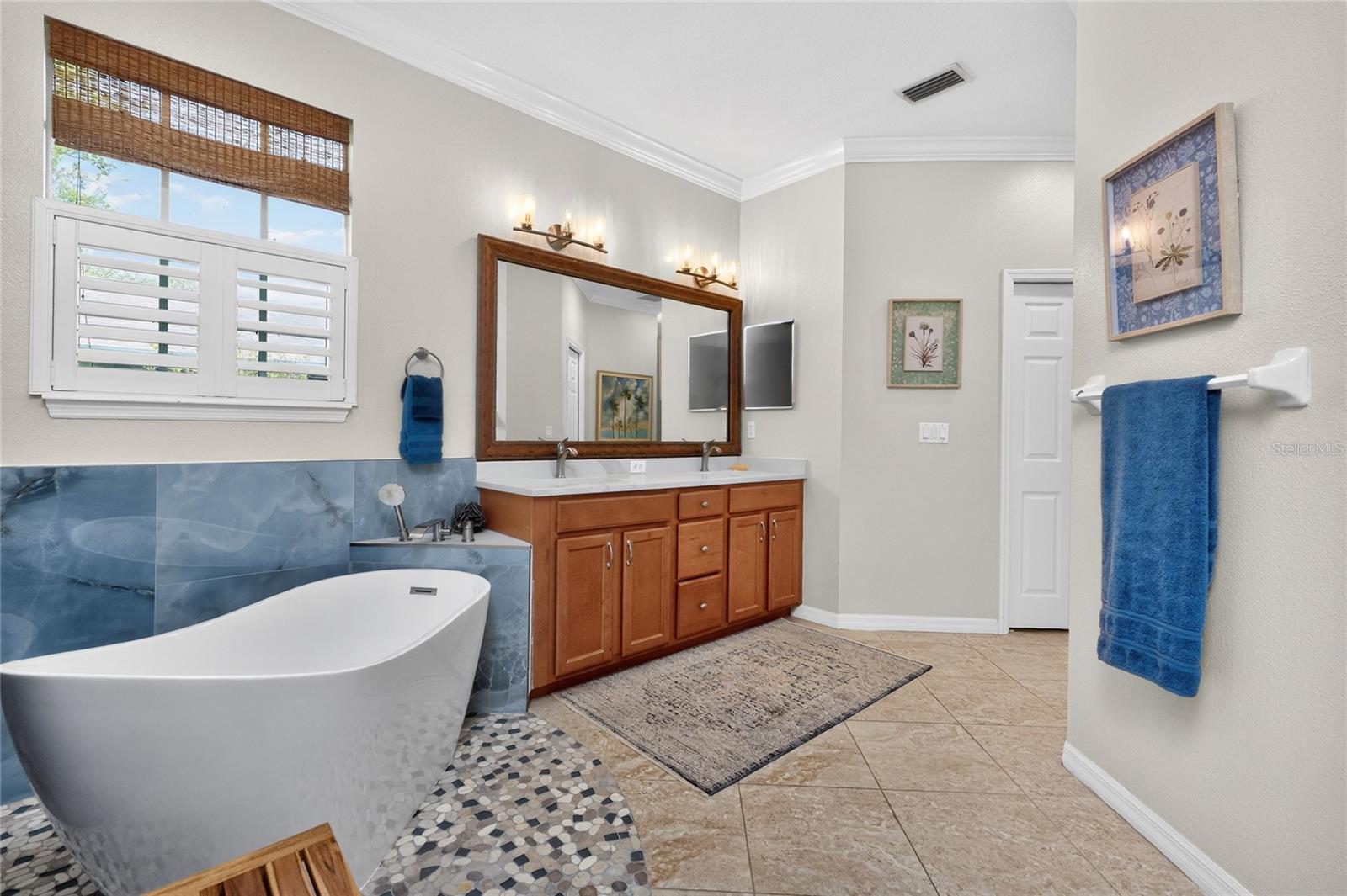 872 CLEAR LAKE DR, ENGLEWOOD, FL, 34223