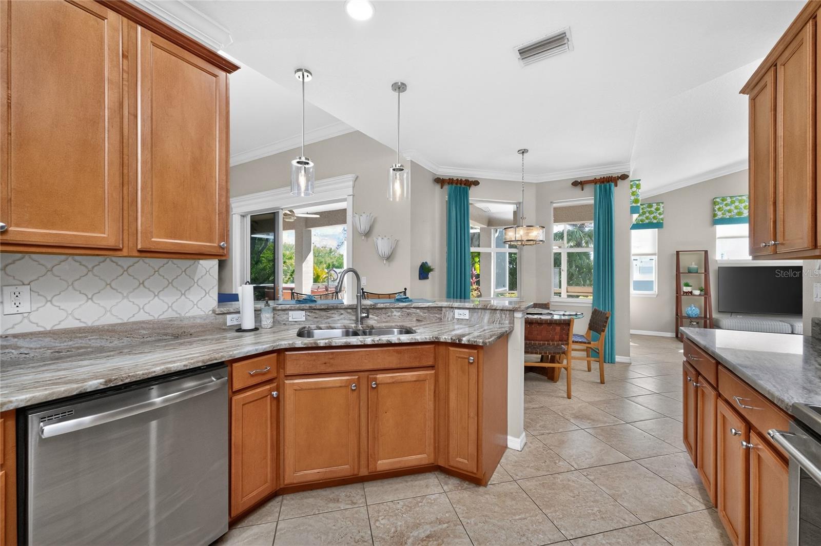 872 CLEAR LAKE DR, ENGLEWOOD, FL, 34223